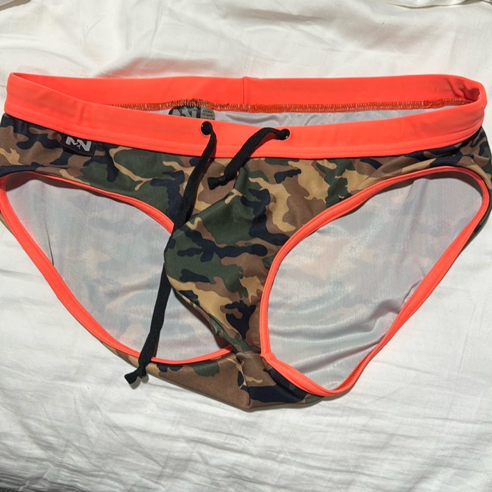 N2n swim brief